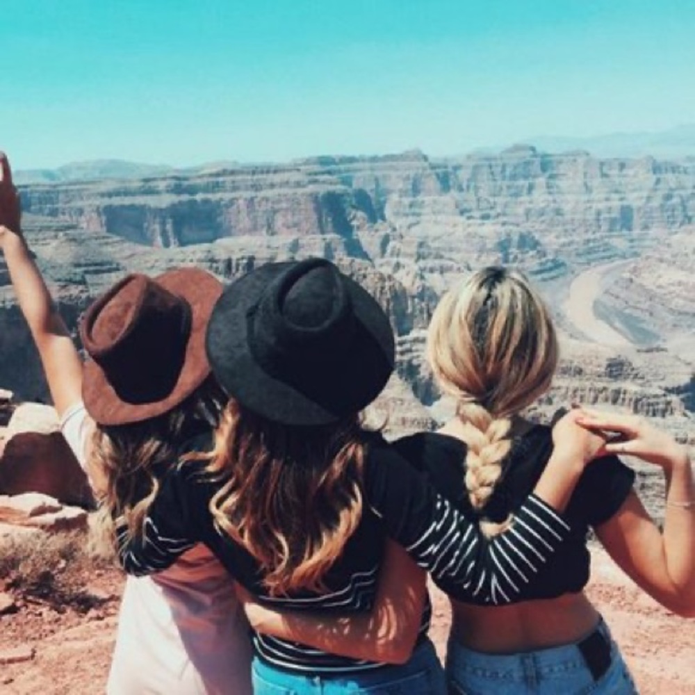 Meet your Posher, Brooke Thompson